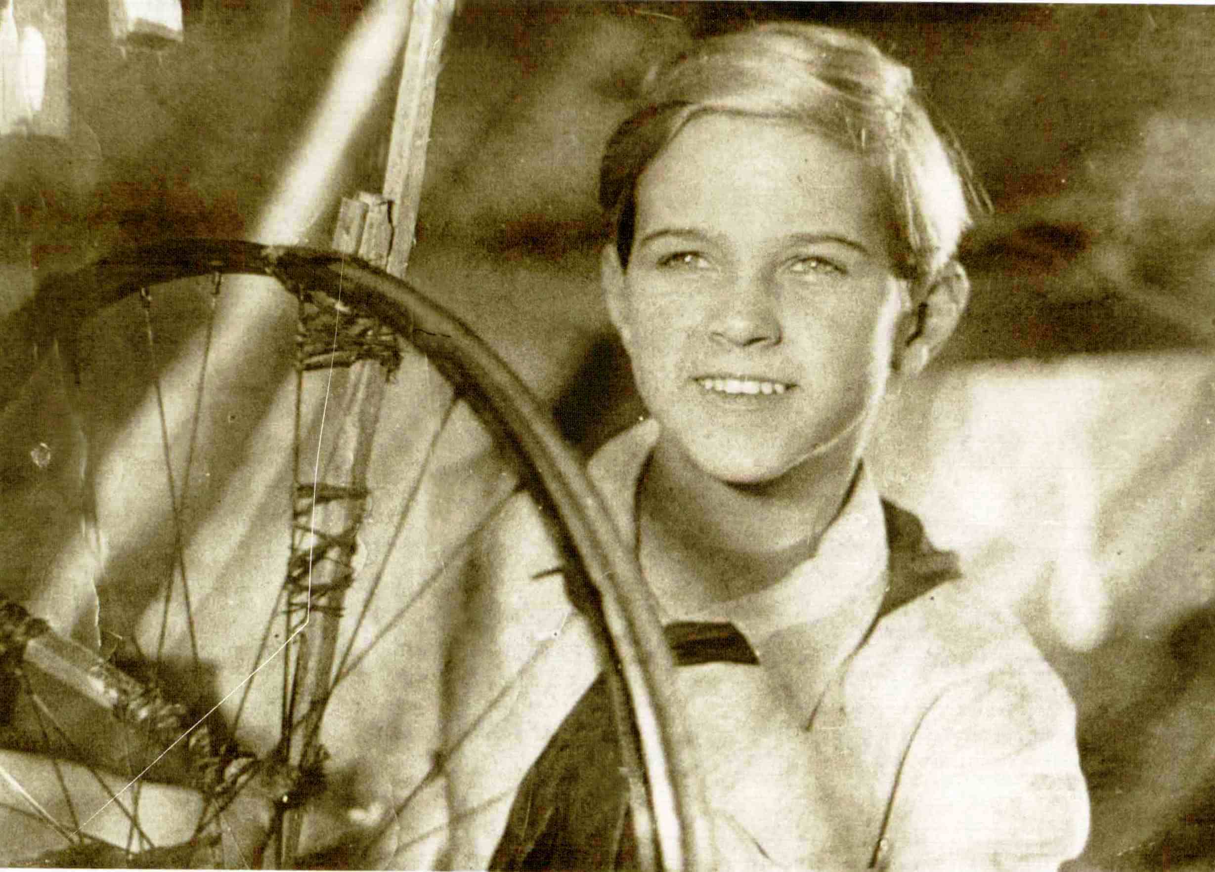 Ливий Щипачёв в роли Тимура в фильме «Тимур и его команда», 1940г.