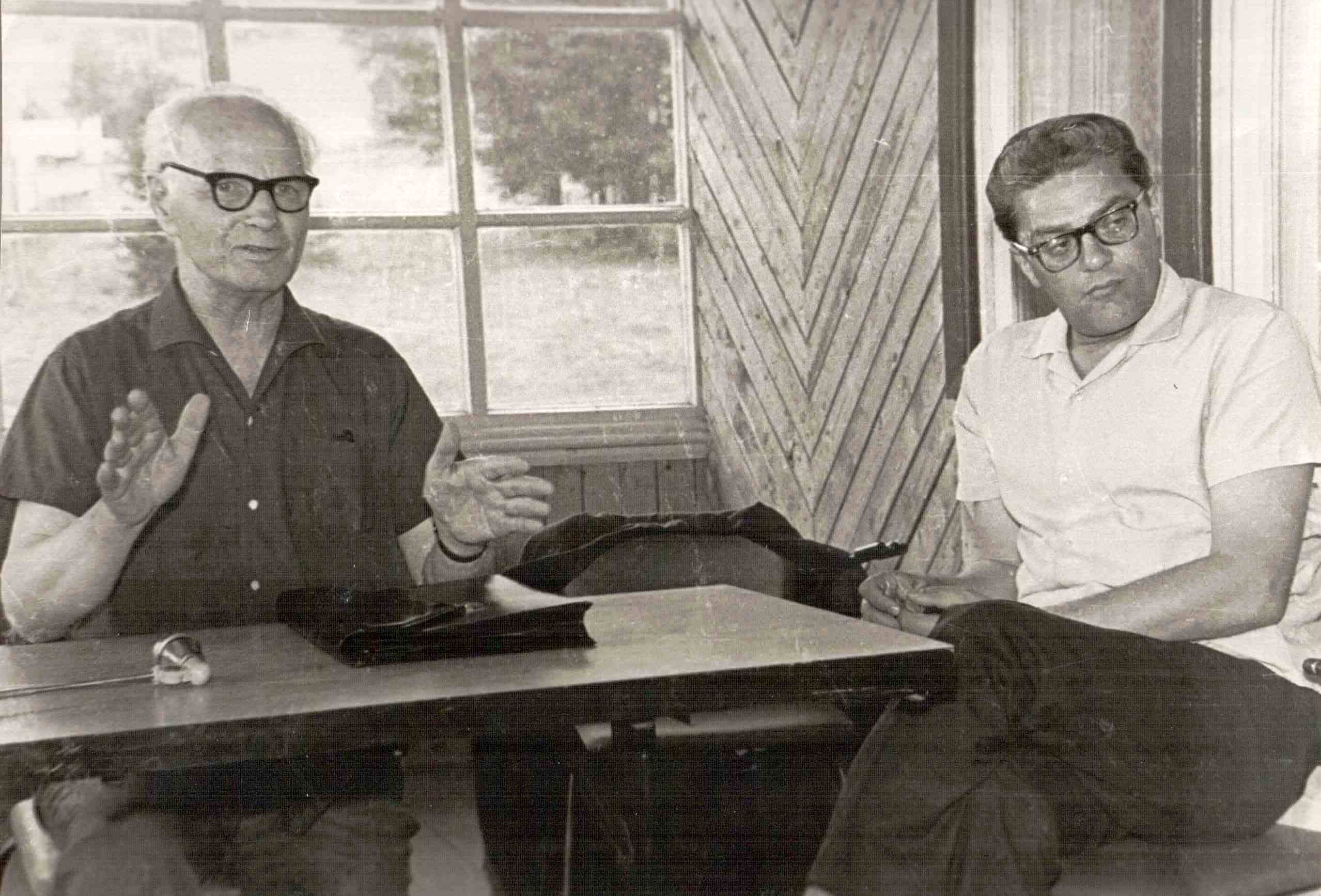 Степан Щипачёв и Л.Л. Сорокин, в Первоуральске, 1970г.